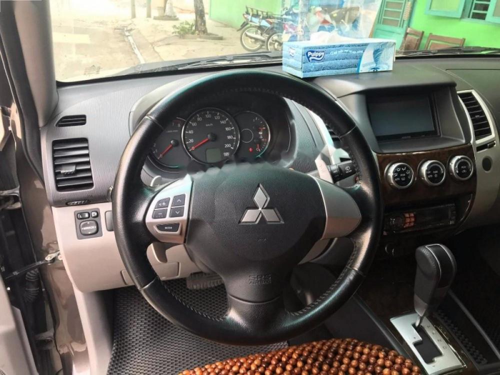 Mitsubishi Pajero Sport 2014 - Bán Mitsubishi Pajero Sport năm sản xuất 2014, màu nâu, nhập khẩu 