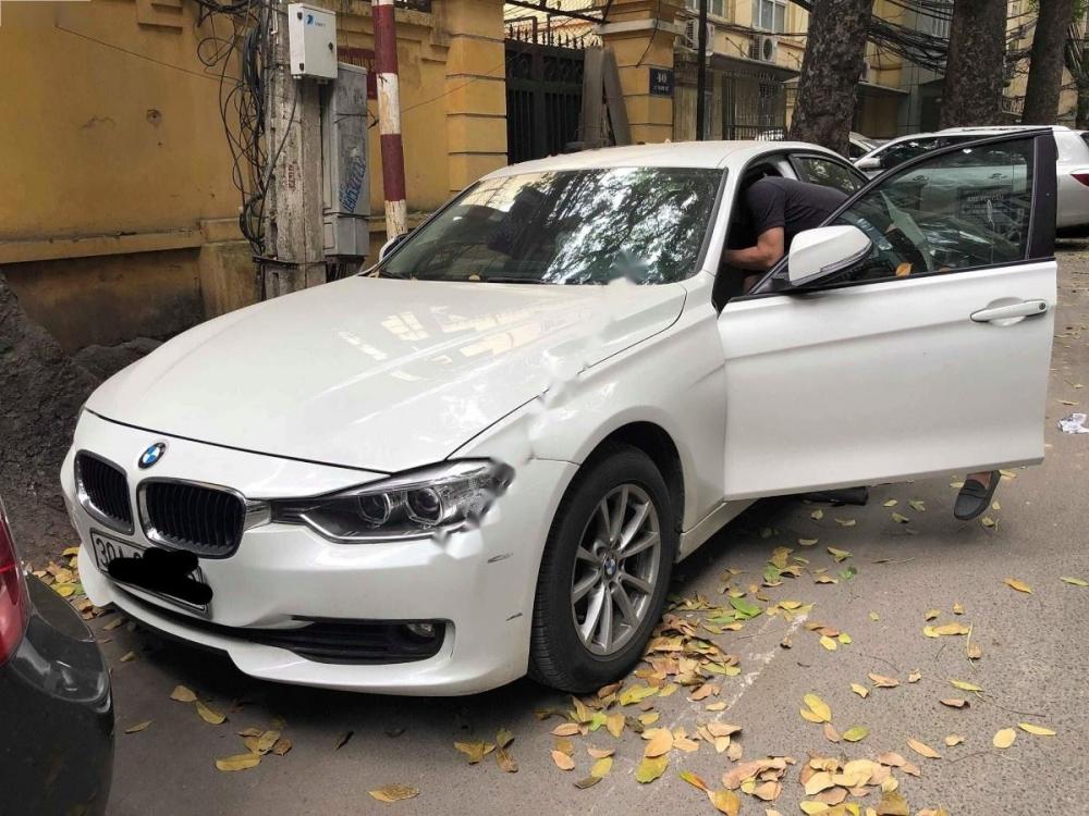 BMW 3 Series 320i GT 2013 - Bán BMW 3 Series 320i GT sản xuất 2013, màu trắng, nhập khẩu  