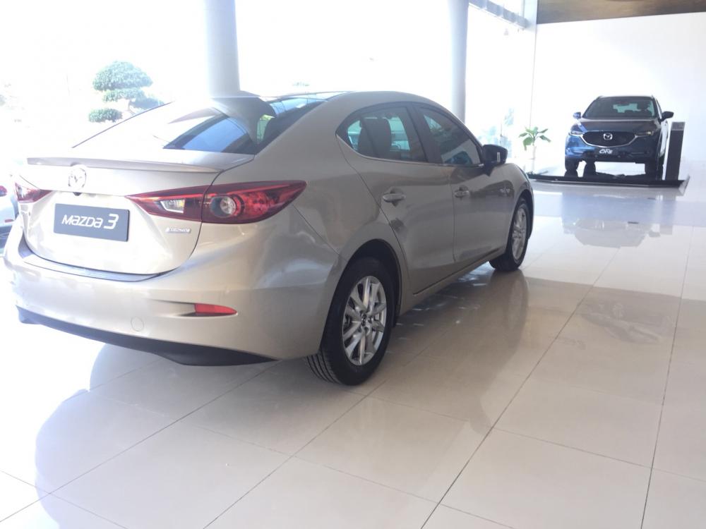 Mazda 3 2018 - Chỉ với 200 triệu nhận ngay xe Mazda 3 2018,3 hỗ trợ vay ngân hàng 90%, liên hệ 0938 905 412 Thành Mazda