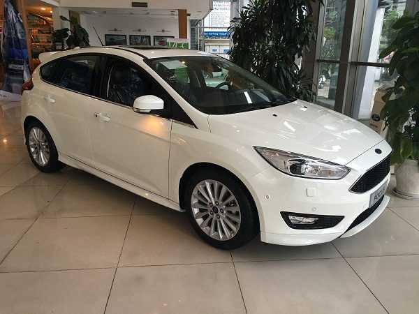 Ford Focus 2018 - Bán Ford Focus 2018, hỗ trợ trả góp lên tới 90%, chỉ cần 100tr nhận xe ngay. Hỗ trợ giảm giá lên tới 70tr đồng