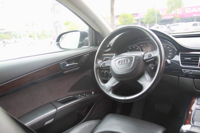 Audi A8 4.2 Quattro 2010 - Bán xe Audi A8 4.2 Quattro, SX 2010, đăng kí 2011, màu xanh, nhập nguyên chiếc tại Đức