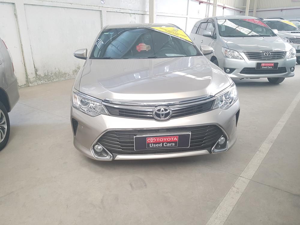 Toyota Camry 2.5Q 2015 - Bán xe gia đình số tự động Camry 2.5Q 2015, odo 22800 km