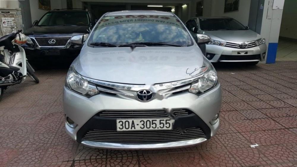 Toyota Vios 1.5E 2014 - Bán xe Toyota Vios 1.5E sản xuất 2014, màu bạc số sàn, giá chỉ 438 triệu