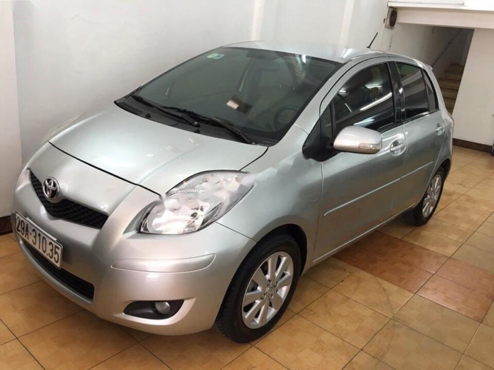 Toyota Yaris 1.5 2011 - Cần bán xe Toyota Yaris 1.5 năm 2011, màu bạc, nhập khẩu