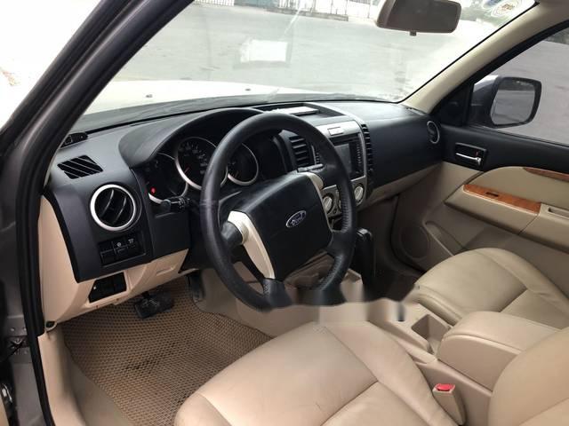 Ford Everest 2012 - Cần bán gấp Ford Everest năm 2012, màu bạc