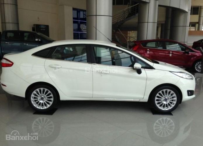 Ford Fiesta 2017 - Bán Ford Fiesta khuyến mãi khủng lên đến 69 triệu đồng, giá xe chỉ từ 515 triệu, trả trước 20% nhận xe