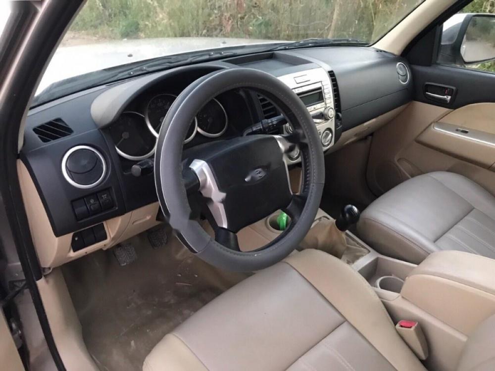 Ford Everest 2008 - Gia đình bán ô tô Ford Everest sản xuất năm 2008, sử dụng kĩ, giá tốt