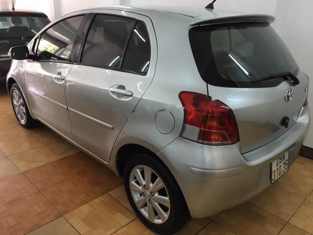 Toyota Yaris 1.5 2011 - Cần bán xe Toyota Yaris 1.5 năm 2011, màu bạc, nhập khẩu