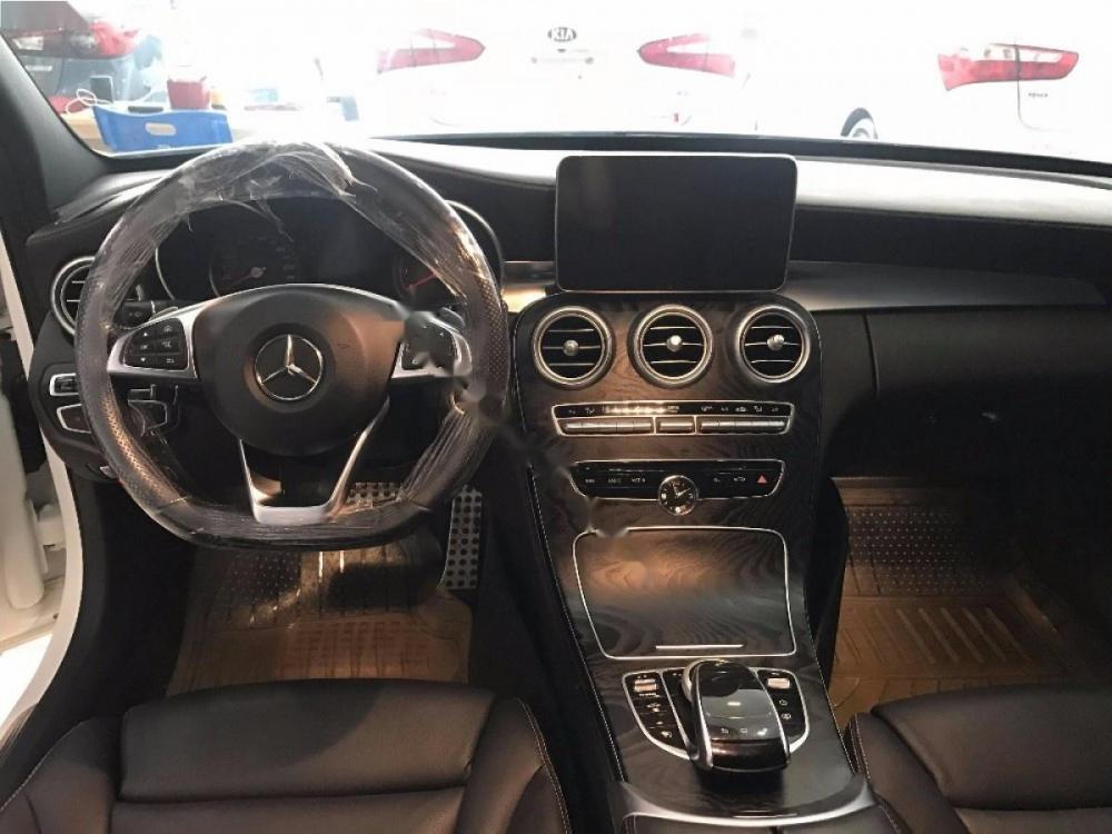 Mercedes-Benz C class C300 AMG 2015 - Cần bán lại xe Mercedes C300 AMG năm sản xuất 2015, màu trắng