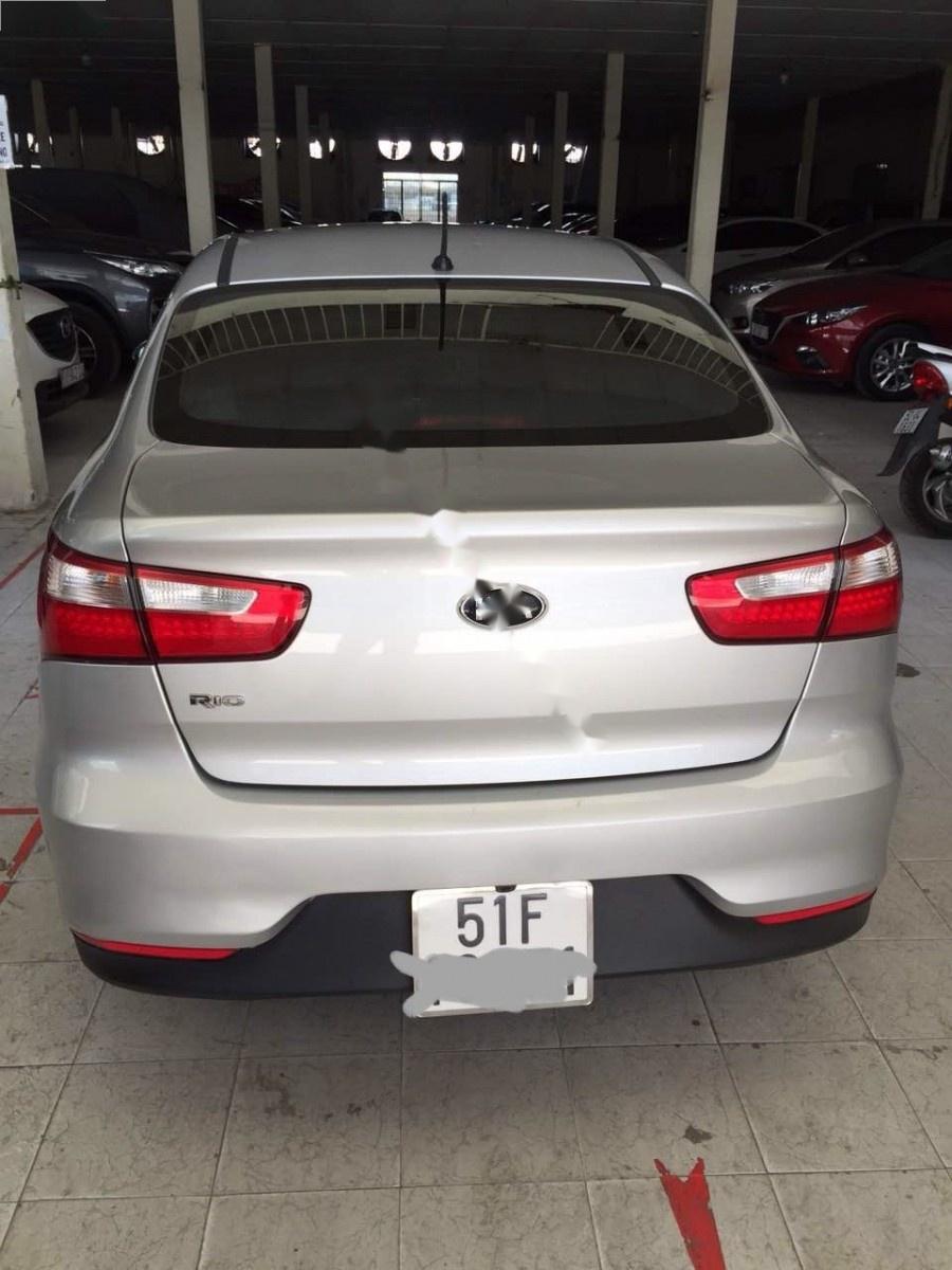 Kia Rio 2015 - Bán Kia Rio sản xuất năm 2015, màu bạc, xe nhập