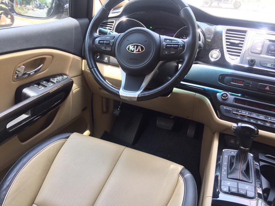 Kia Sedona Gat 2015 - Bán Kia Sedona nâu hột nhãn 2015 bản tự động 3.3 full option mới zin