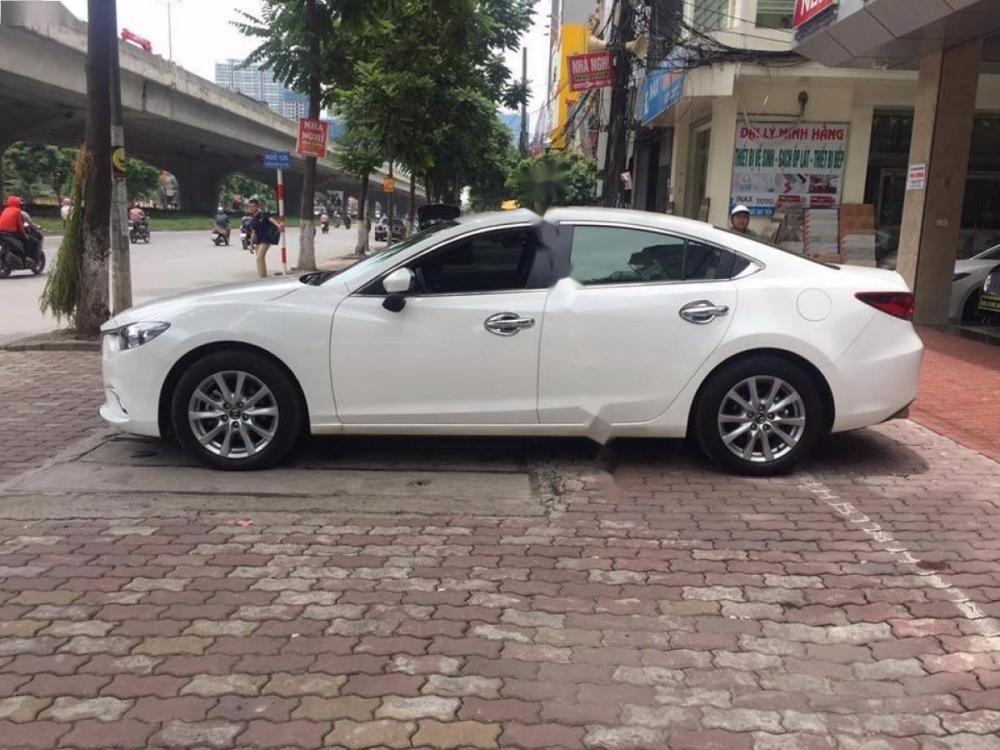 Mazda 6 2.0AT 2016 - Cần bán lại xe Mazda 6 2.0AT đời 2016, màu trắng đẹp như mới