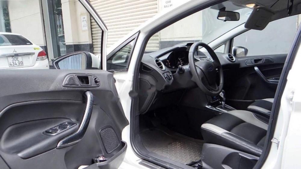 Ford Fiesta 1.5AT 2014 - Cần bán xe Ford Fiesta 1.5AT năm sản xuất 2014, màu trắng, giá tốt