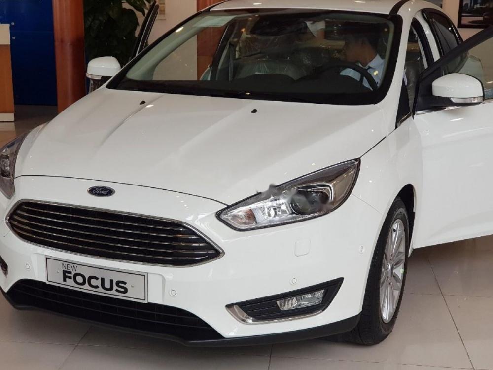 Ford Focus 2018 - Bán Ford Focus năm sản xuất 2018, màu trắng
