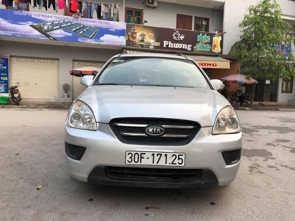 Kia Carens 2010 - Cần bán Kia Carens sản xuất năm 2010, màu bạc chính chủ giá cạnh tranh