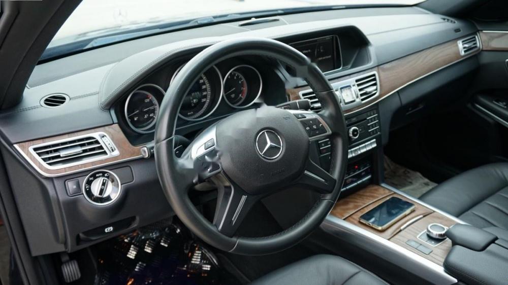 Mercedes-Benz E class E200 2015 - Bán xe Mercedes E200 sản xuất năm 2015, màu đen