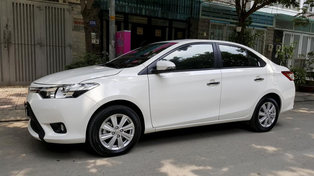 Toyota Vios 1.5G AT 2017 - Bán xe Toyota Vios AT 2017, đi 5000km như xe mới, zin 100%