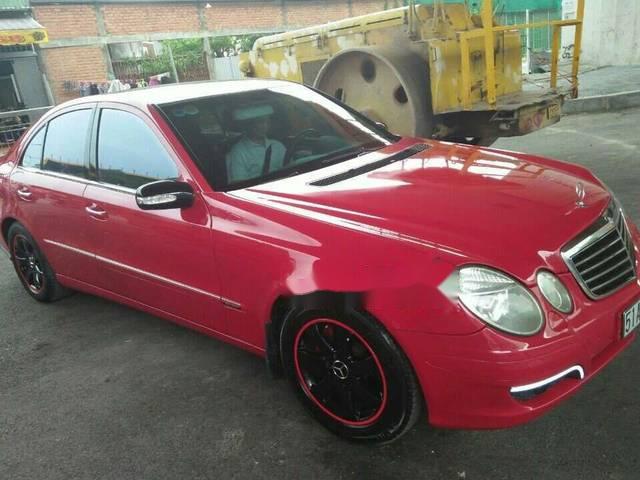 Mercedes-Benz E class  E240 2004 - Bán Mercedes E240 sản xuất 2004, màu sơn đỏ sang trọng