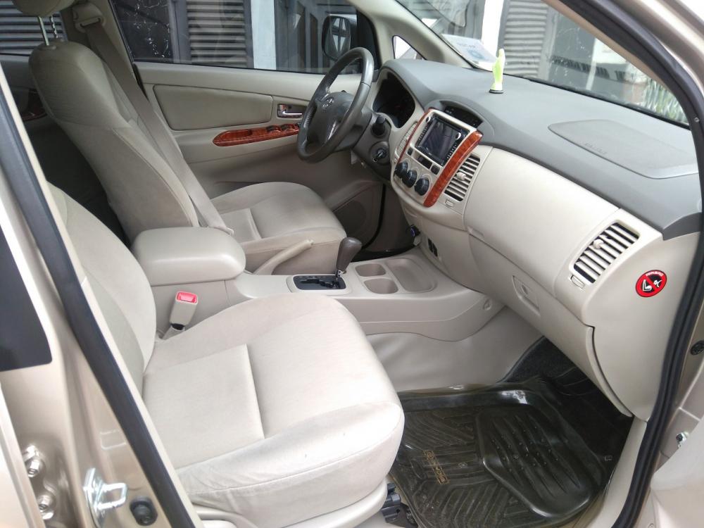 Toyota Innova G 2012 - Nhà kẹt tiền bán Innova G 2012 tự động, màu vàng cát