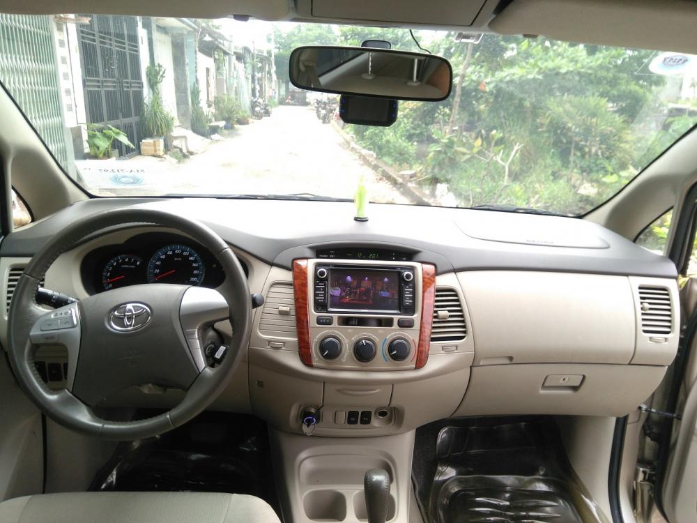 Toyota Innova G 2012 - Nhà kẹt tiền bán Innova G 2012 tự động, màu vàng cát