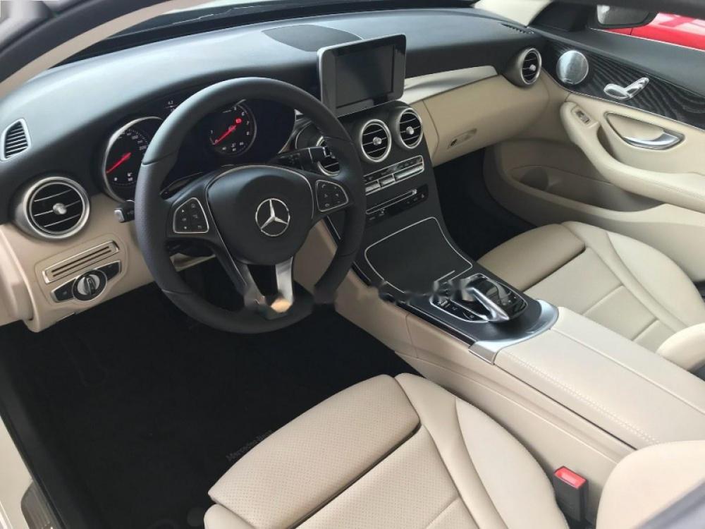 Mercedes-Benz C class C200 2018 - Bán Mercedes C200 năm sản xuất 2018, màu trắng