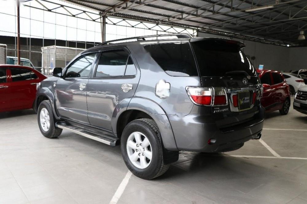 Toyota Fortuner 2.5MT 2010 - Bán ô tô Toyota Fortuner 2.5MT đời 2010, màu xám 