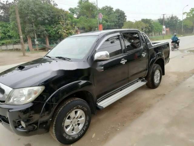 Toyota Hilux 2009 - Bán xe Toyota Hilux đời 2009, màu đen, giá chỉ 368.8 triệu