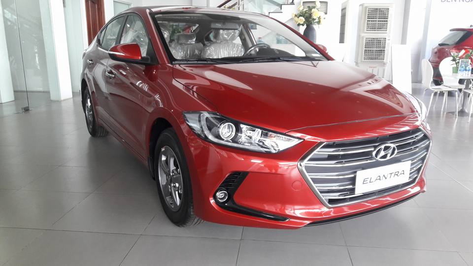 Hyundai Elantra 1.6MT 2018 - Bán Hyundai Elantra 2018, chỉ với 200 triệu