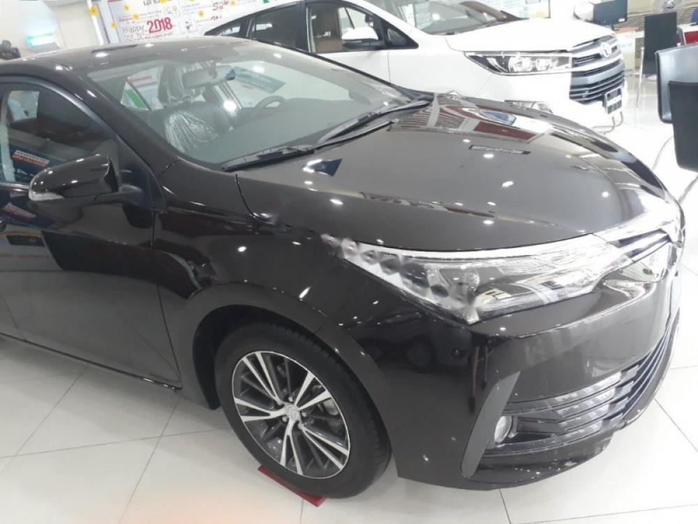 Toyota Corolla altis 2.0V 2018 - Bán Toyota Corolla altis 2.0V sản xuất năm 2018, màu đen