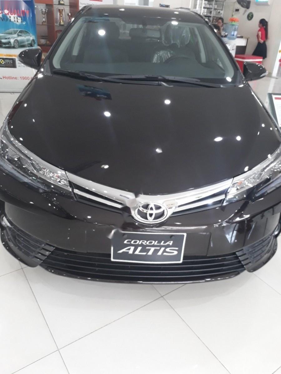 Toyota Corolla altis 2.0V 2018 - Bán Toyota Corolla altis 2.0V sản xuất năm 2018, màu đen