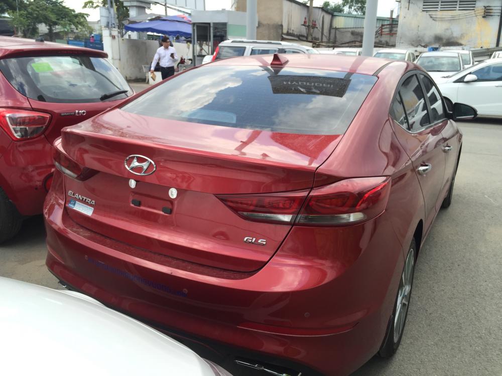 Hyundai Elantra  2.0AT 2018 - Chỉ với 250 triệu sở hữu ngay Hyundai Elantra 2018