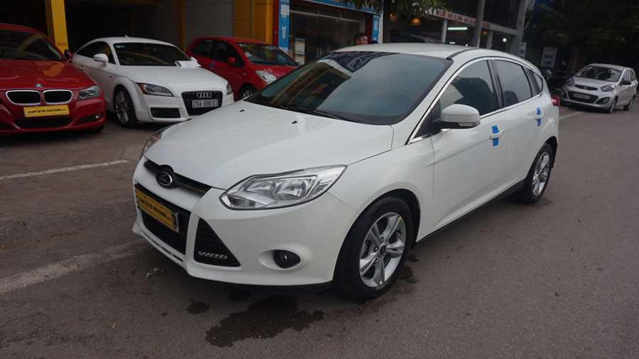 Ford Focus 1.6 AT 2014 - Cần bán xe Ford Focus 1.6 AT 2014, màu trắng, giá chỉ 575 triệu