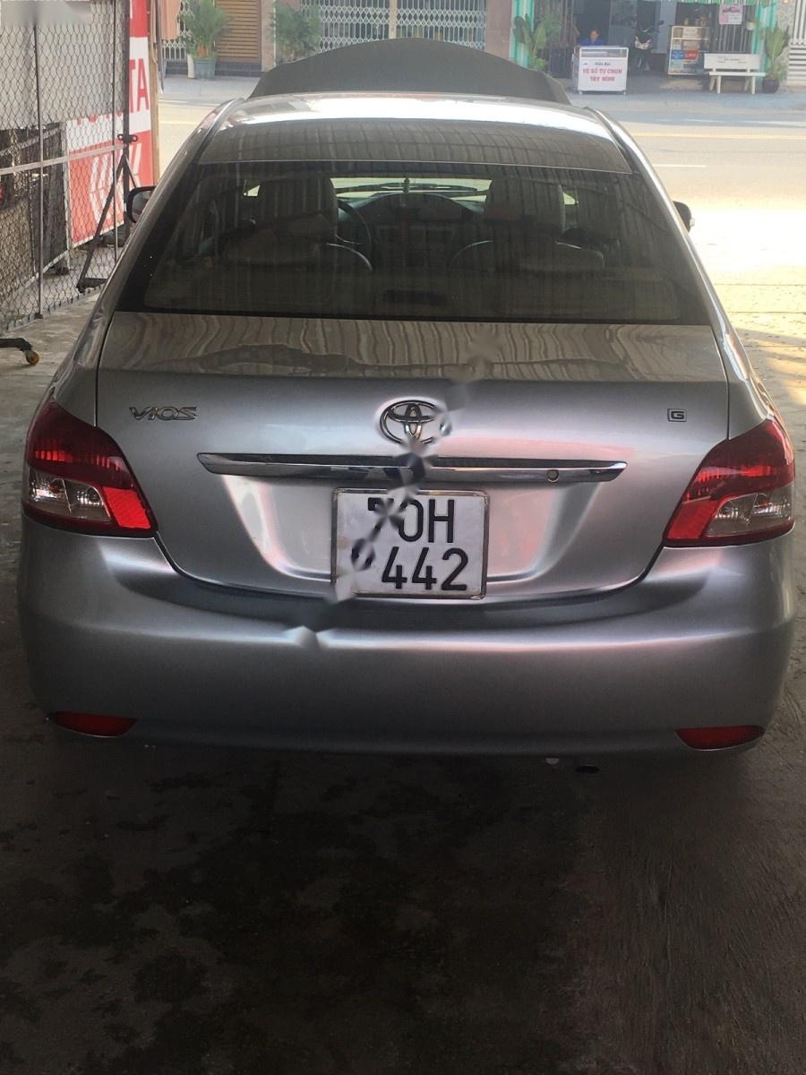 Toyota Vios E 2007 - Cần bán lại xe Toyota Vios E đời 2007, màu bạc số tự động, giá chỉ 319 triệu