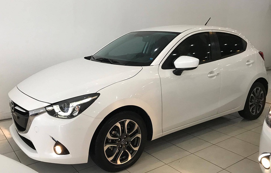 Mazda 2 2015 - Bán Mazda 2 đời 2015, màu trắng, nhập khẩu Thái Lan, số tự động, 535tr