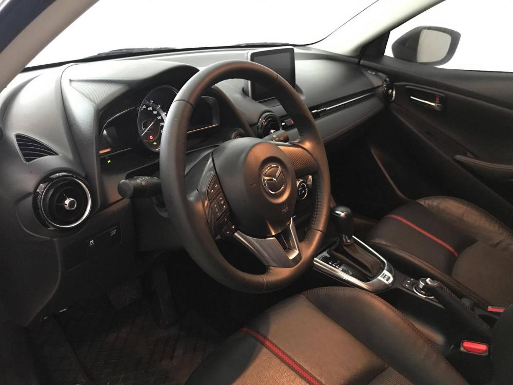 Mazda 2 2015 - Bán Mazda 2 đời 2015, màu trắng, nhập khẩu Thái Lan, số tự động, 535tr