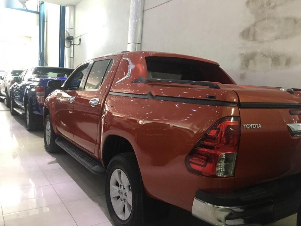 Toyota Hilux 2016 - Bán Toyota Hilux sản xuất năm 2016, xe nhập, 790tr