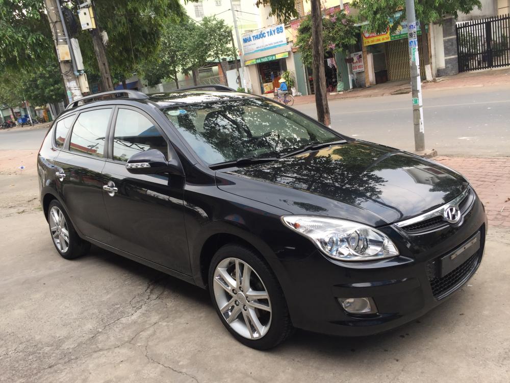 Hyundai i30 CW 2009 - Cần bán Hyundai i30 CW sản xuất 2009, màu đen, nhập khẩu nguyên chiếc