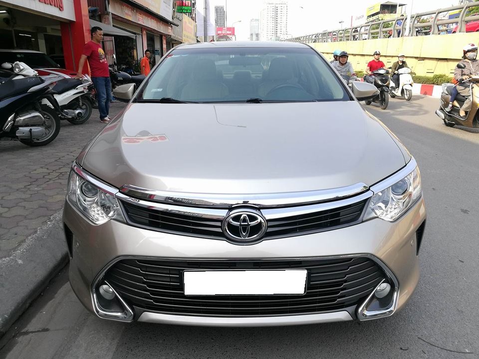 Toyota Camry 2.5G 2016 - Cần bán lại xe Toyota Camry 2.5G đời 2016, màu vàng