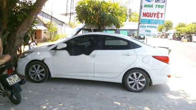 Hyundai Accent AT 2012 - Bán Hyundai Accent AT đời 2012, màu trắng