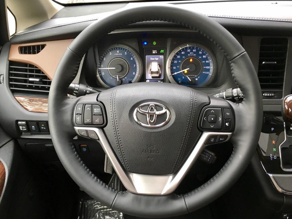 Toyota Sienna 2019 - Cần bán Toyota Sienna Limited sx tháng 9/2019, màu trắng, nhập Mỹ mới 100%