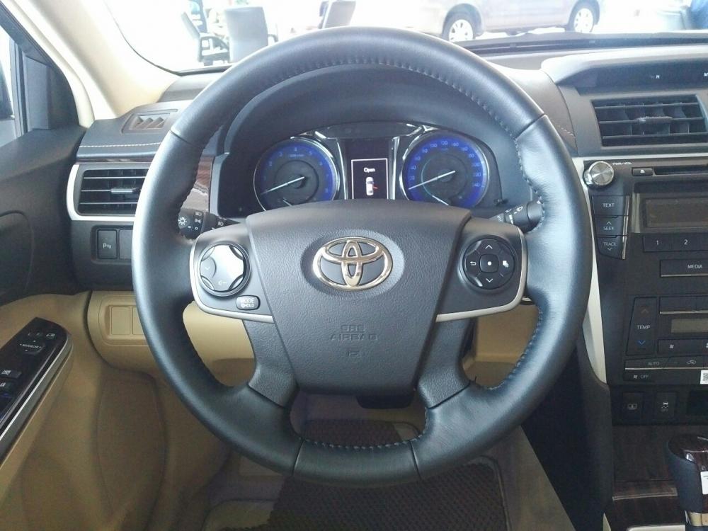 Toyota Camry 2.0E 2018 - Bán Toyota Camry 2.0E trắng 2018 - Giá tốt, khuyến mãi lớn - Bảo hành chính hãng 3 năm/ Hotline: 0898.16.8118