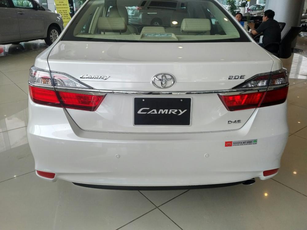 Toyota Camry 2.0E 2018 - Bán Toyota Camry 2.0E trắng 2018 - Giá tốt, khuyến mãi lớn - Bảo hành chính hãng 3 năm/ Hotline: 0898.16.8118