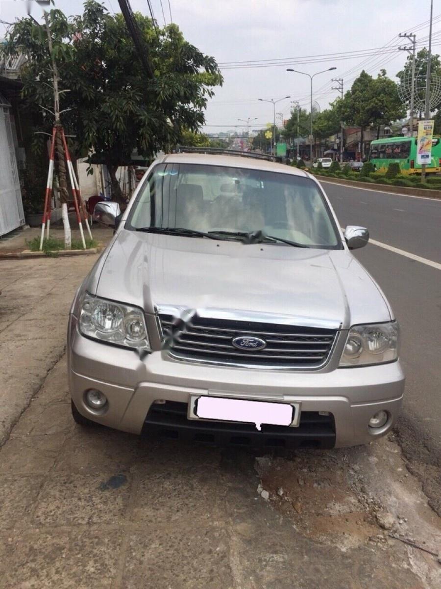 Ford Escape 2.3 AT 2005 - Bán ô tô Ford Escape 2.3 AT đời 2005, màu bạc  