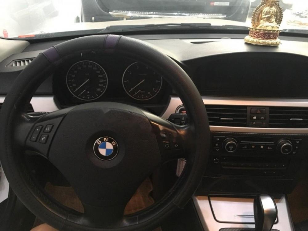 BMW 3 Series 320i 2010 - Cần bán BMW 3 Series 320i 2010, màu trắng, nhập từ Đức, 530tr