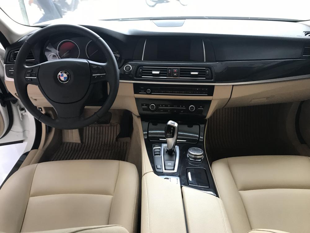 BMW 5 Series 520i 2014 - Bán xe BMW 520i sản xuất 2014 màu trắng, 1 tỷ 470 triệu nhập khẩu