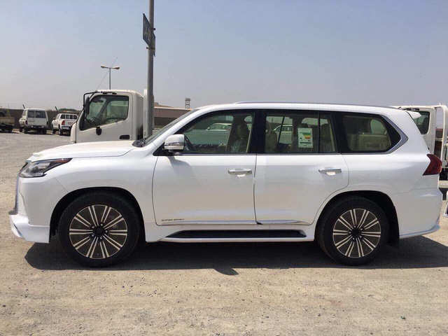 Lexus LX 570 2018 - Bán Xe Lexus LX 570 Super Sport 2018 mầu trắng