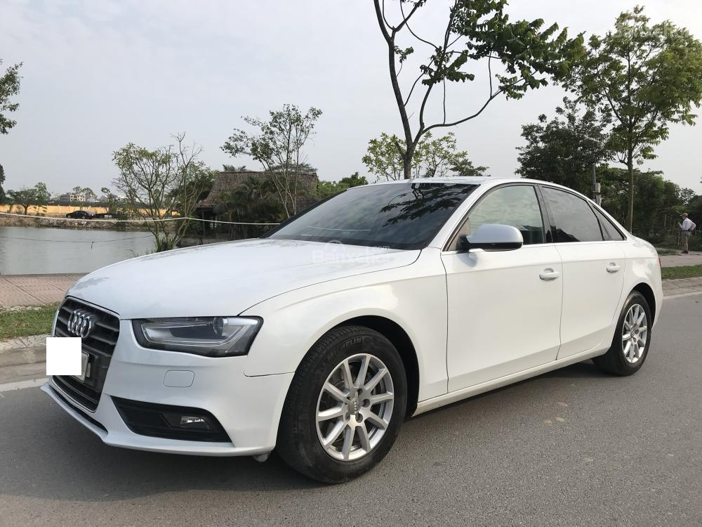 Audi A4 2012 - Bán ô tô Audi A4 đời 2012 màu trắng, 930 triệu, nhập khẩu