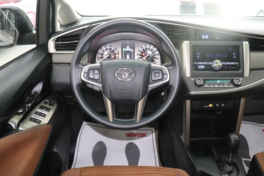 Toyota Innova G 2017 - Cần bán gấp Toyota Innova G sản xuất năm 2017, màu bạc số tự động, giá tốt