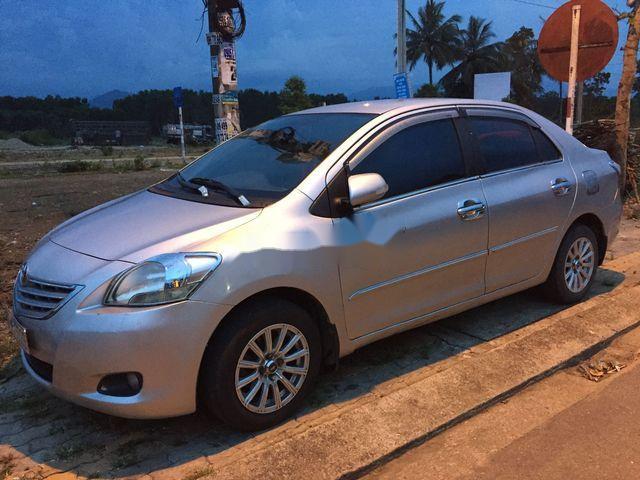 Toyota Vios 2010 - Cần bán xe Toyota Vios đời 2010, màu bạc, 250tr