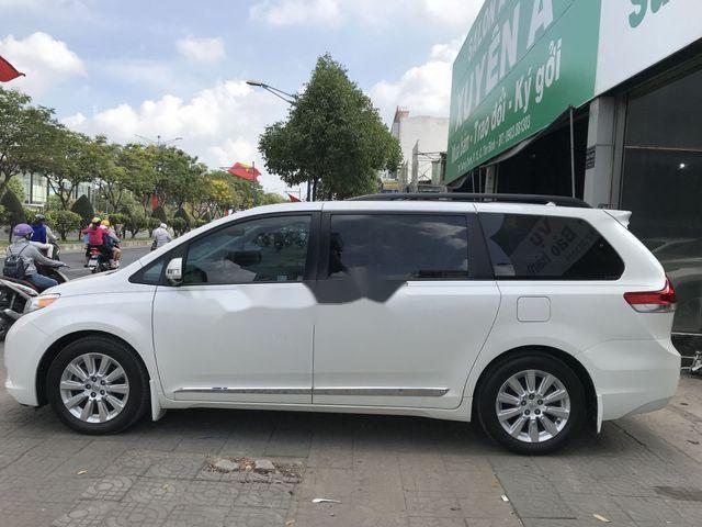 Toyota Sienna 2013 - Bán xe Toyota Sienna 2013, màu trắng